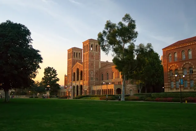 ucla, royce hall, westwood, universitet, campus, university of california, los angeles, högskola, akademisk, utbildning. Utbildning och omskolning: vägar, kostnader och finansiering